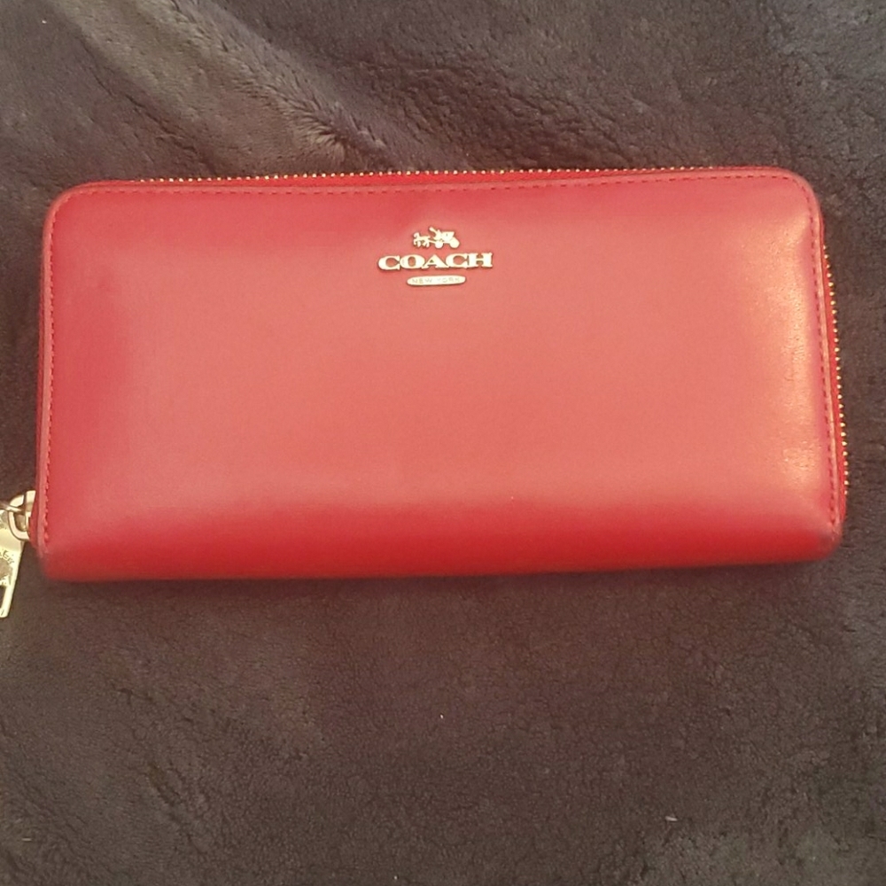 Coach Accordion zip wallet